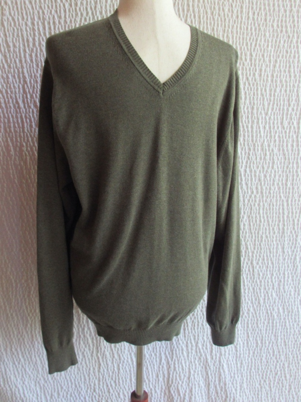 Green Men’s Pullover Sweater M Pima Cotton Ribbed Trim V Neck Long Jos A Bank